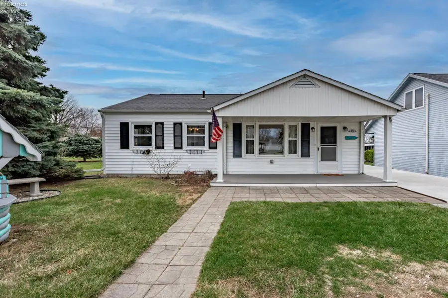 271 N Willow Dale Road, Marblehead, OH 43440 - #2