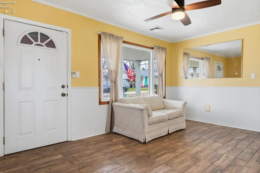 271 N Willow Dale Road, Marblehead, OH 43440 - #3