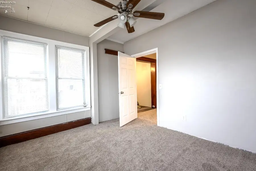 1225 W Osborne Street, Sandusky, OH 44870 - #3