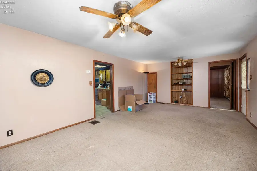 14307 Darrow Road, Vermilion, OH 44089 - #3