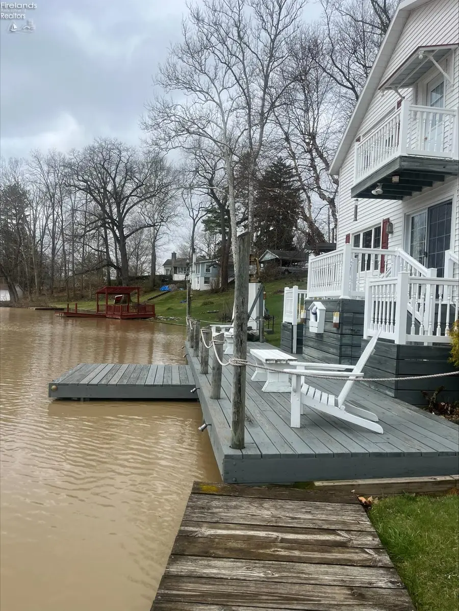 218 E Vanmeter Drive, Tiffin, OH 44883 - #3