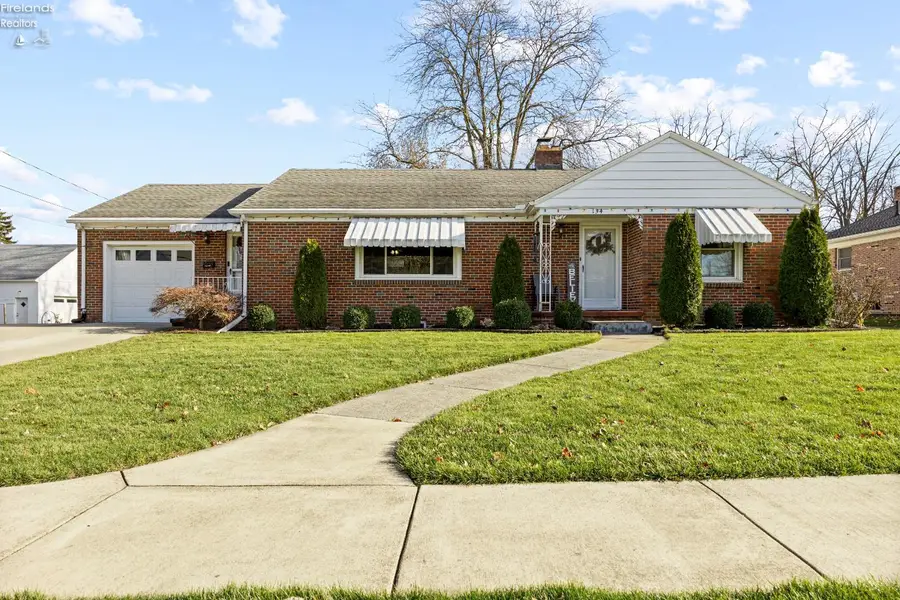 134 Walter Street, Bellevue, OH 44811 - #2