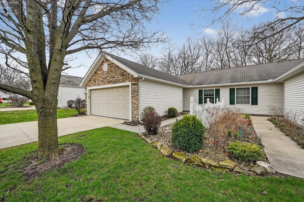 340 Lighthouse Oval, Marblehead, OH 43440 - #1