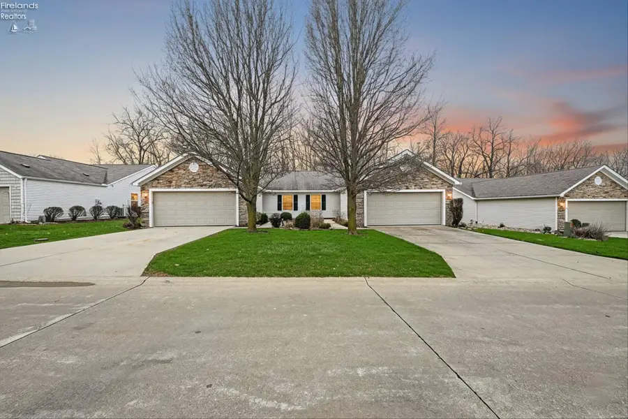 340 Lighthouse Oval, Marblehead, OH 43440 - #3