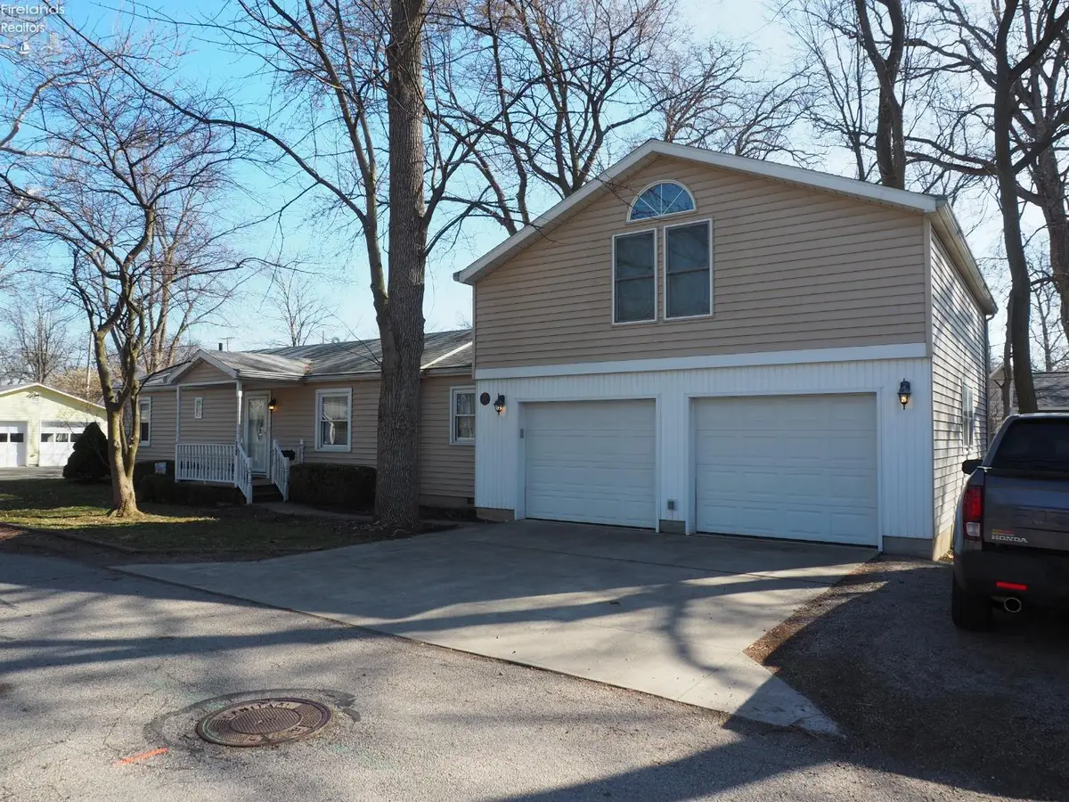 541 Oak Avenue, Lakeside, OH 43440 - #1