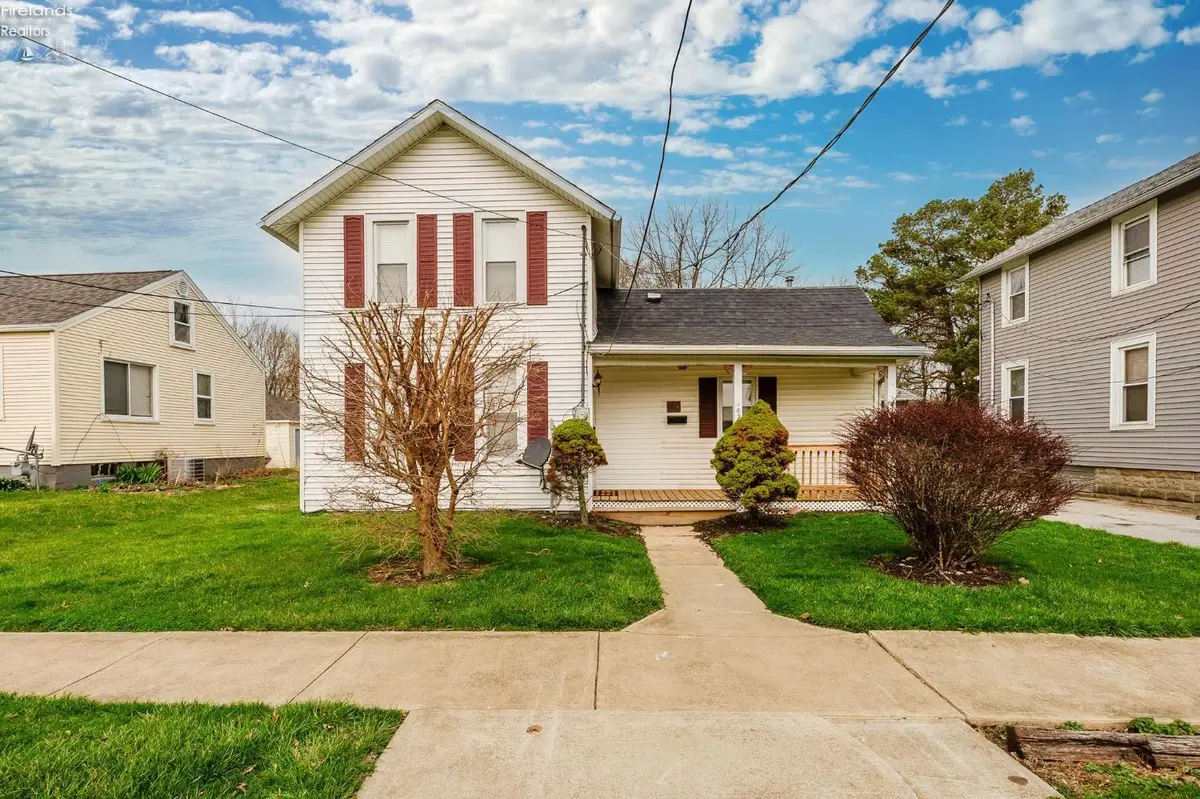 421 E 4th, Port Clinton, OH 43452 - #1