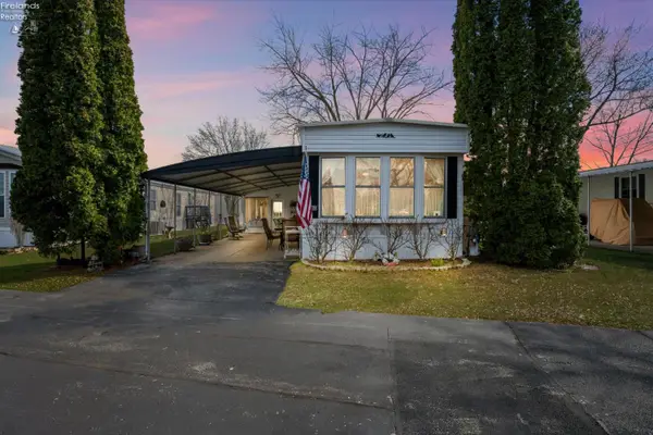 1623 NE Catawba Road #160, Port Clinton, OH 43452