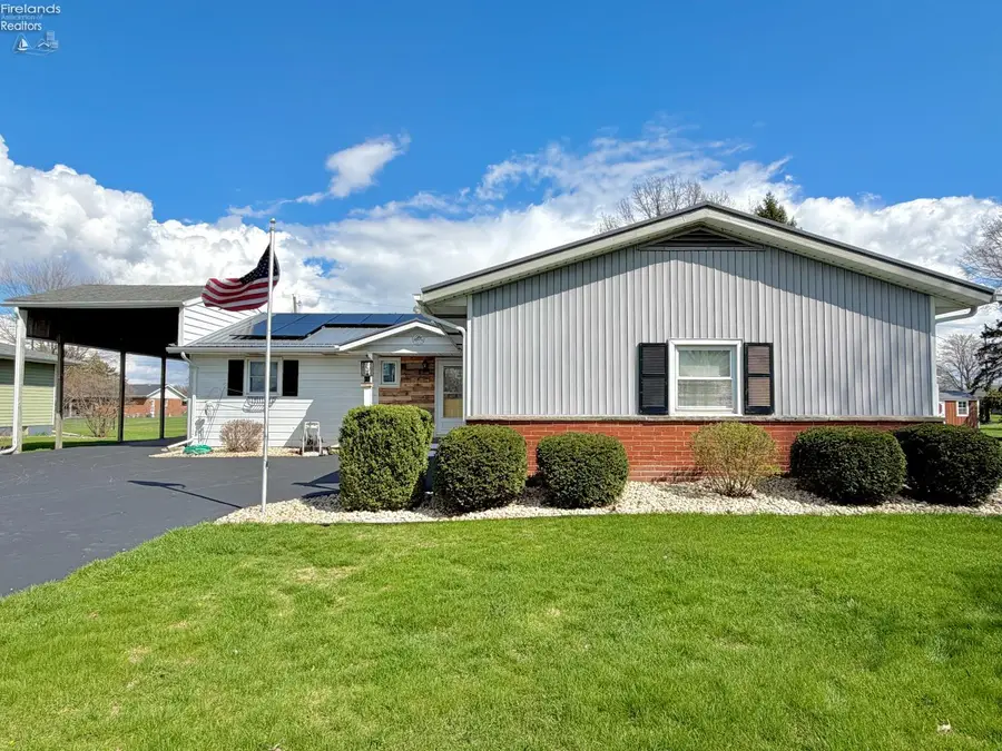 64 Oakwood Drive, Tiffin, OH 44883 - #2