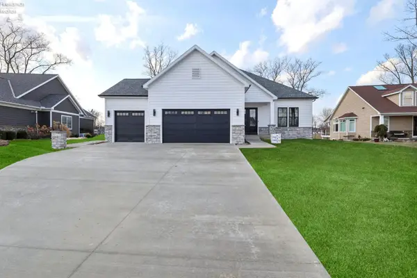 1133 Sheltered Brook Drive, Huron, OH 44839