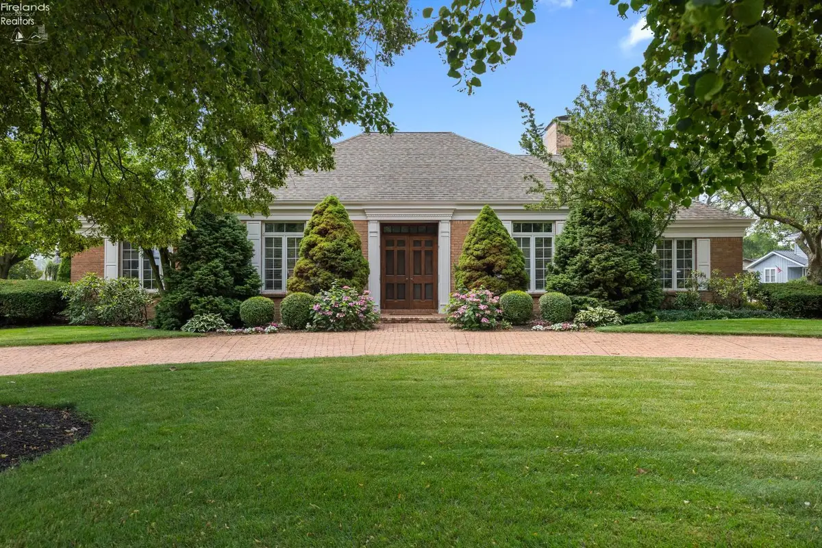 1711 Willow Drive, Sandusky, OH 44870 - #1