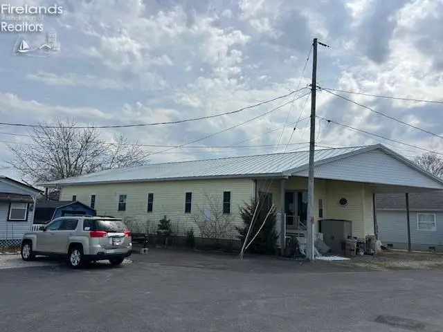 1631 N Anchor Avenue, Port Clinton, OH 43452 - #2