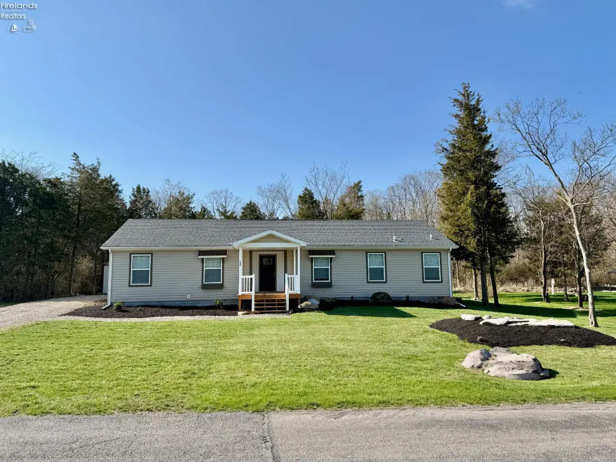 186 Hamilton Road, Kelleys Island, OH 43438 - #1
