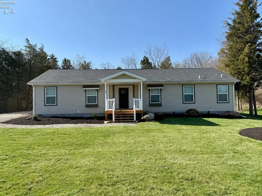 186 Hamilton Road, Kelleys Island, OH 43438 - #2