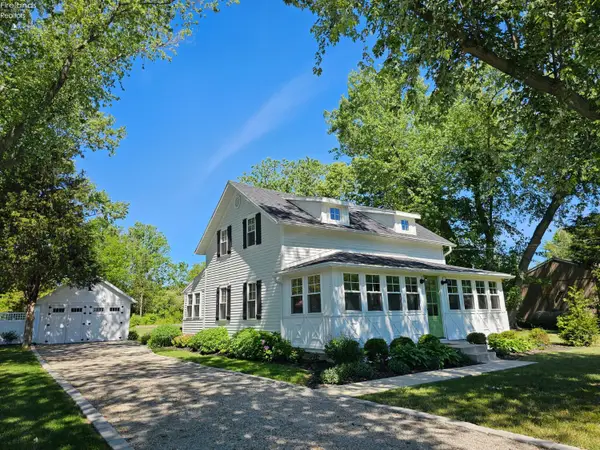 321 Harbor Lane, Kelleys Island, OH 43438