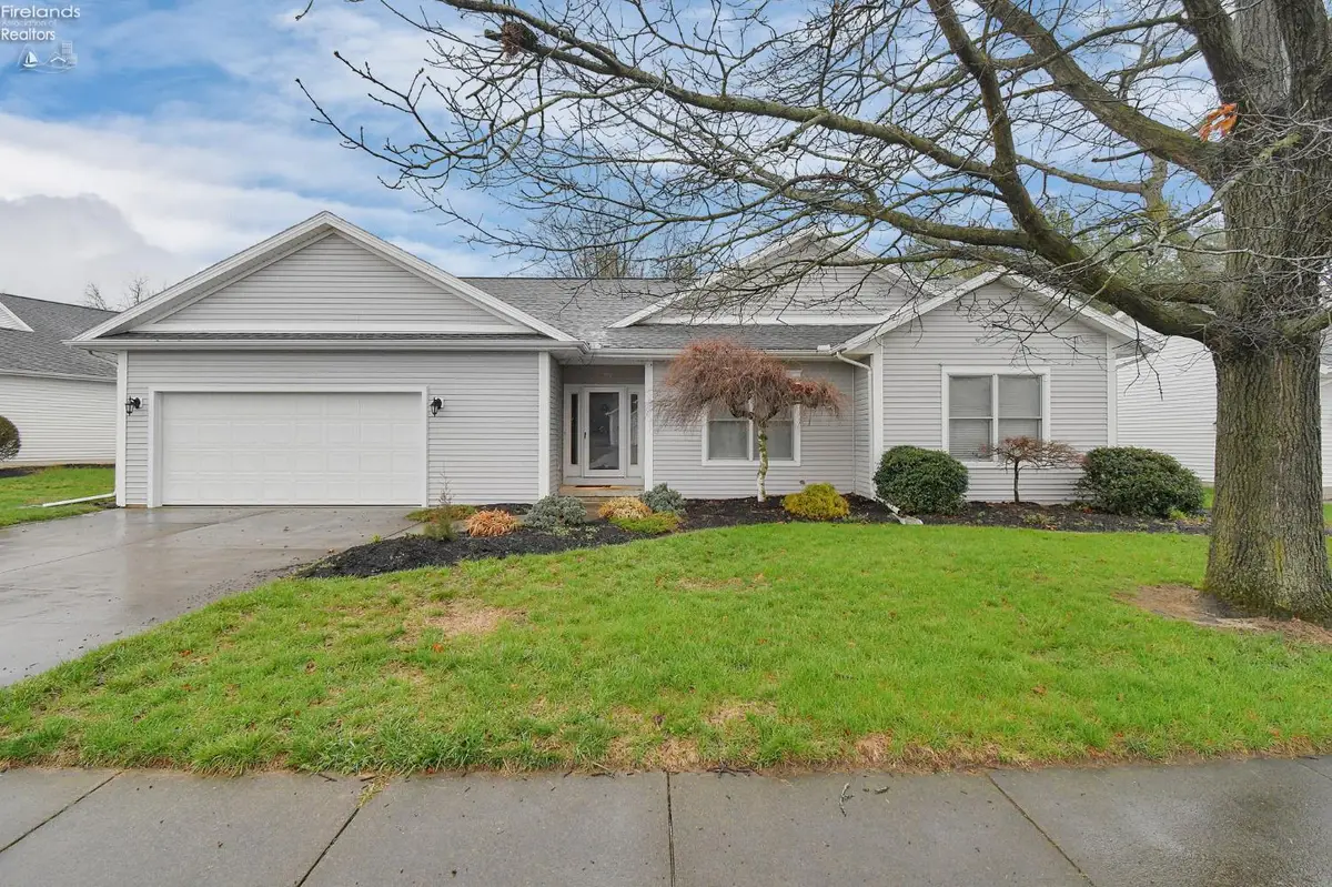 102 Roth Court, Bellevue, OH 44811 - #1