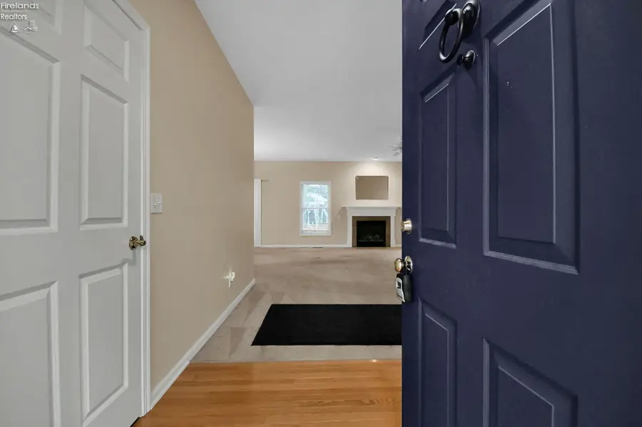 102 Roth Court, Bellevue, OH 44811 - #2