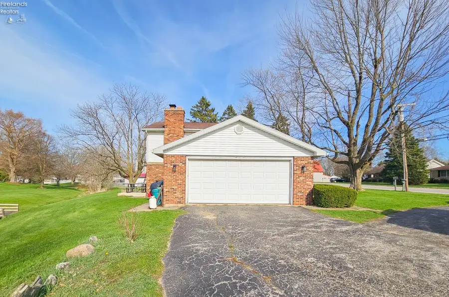 1440 W Cole Road, Fremont, OH 43420 - #3