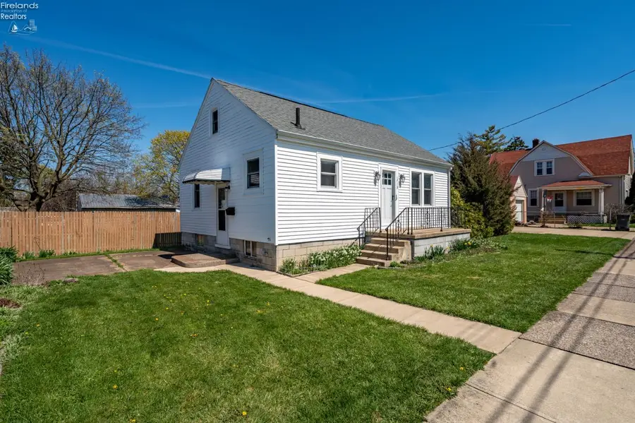 1719 Sandusky Street, Sandusky, OH 44870 - #2