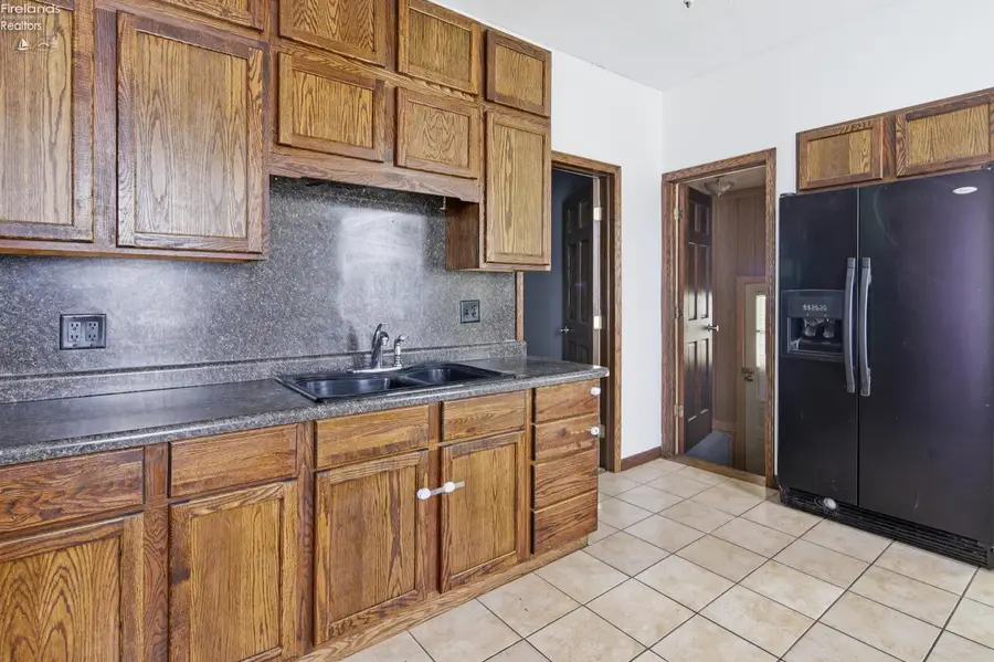 202 Louise Avenue, Bellevue, OH 44811 - #3