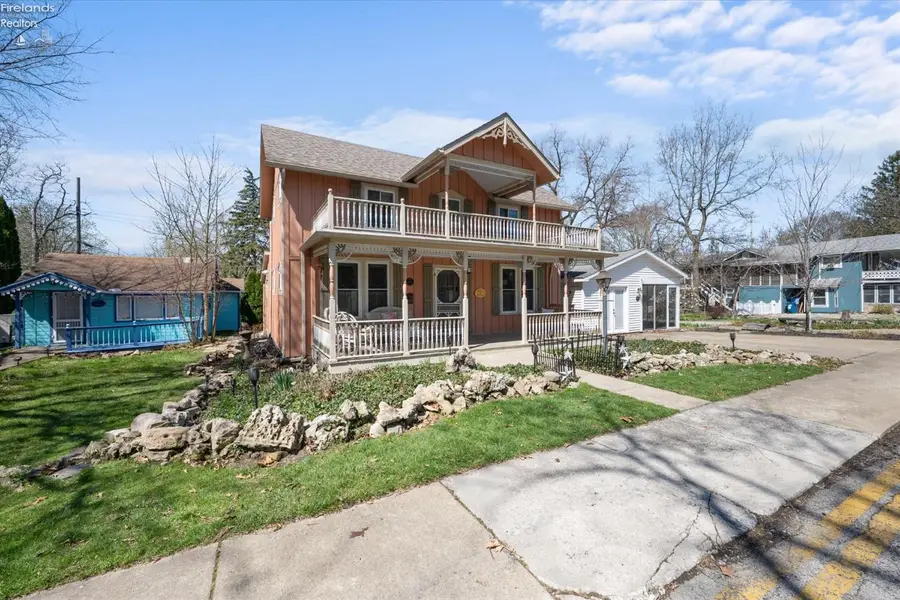 536 Walnut Ave, Lakeside, OH 43440 - #2