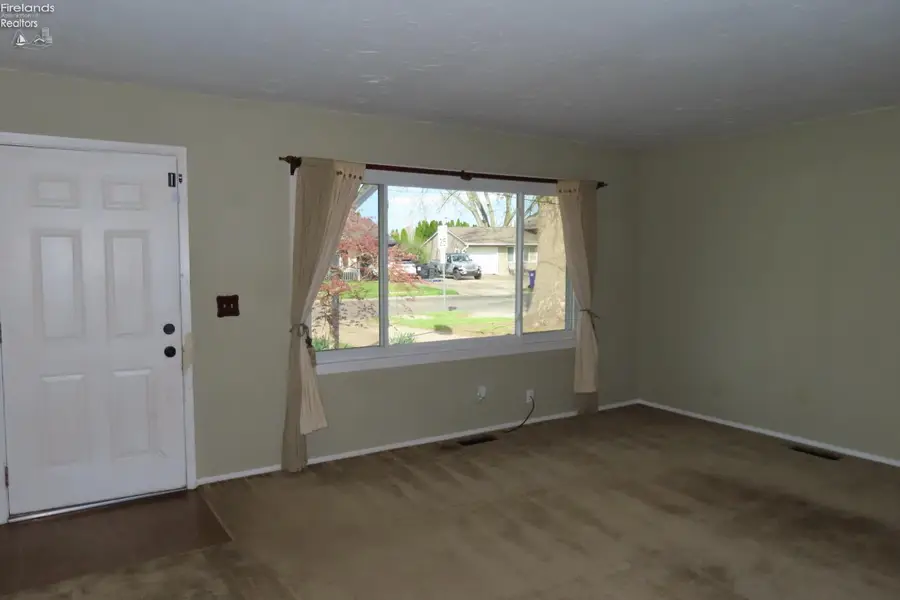 3008 N Bayview Lane, Sandusky, OH 44870 - #3