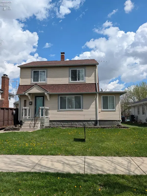 819 Rawson Avenue, Fremont, OH 43420