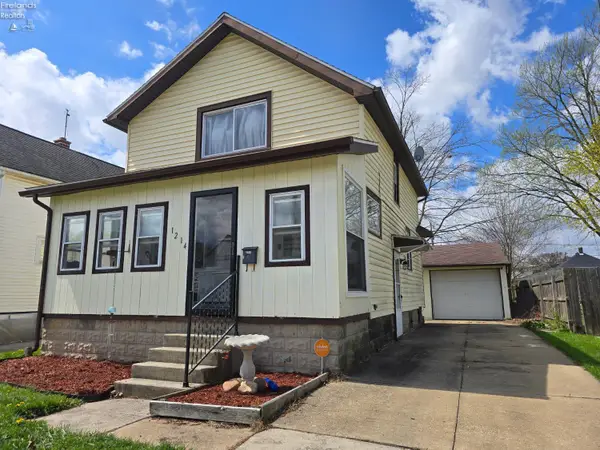 1214 Franklin Avenue, Fremont, OH 43420