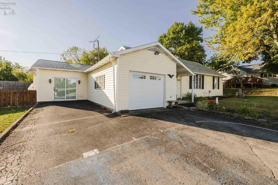 2058 Skyline Drive, Marblehead, OH 43440 - #3