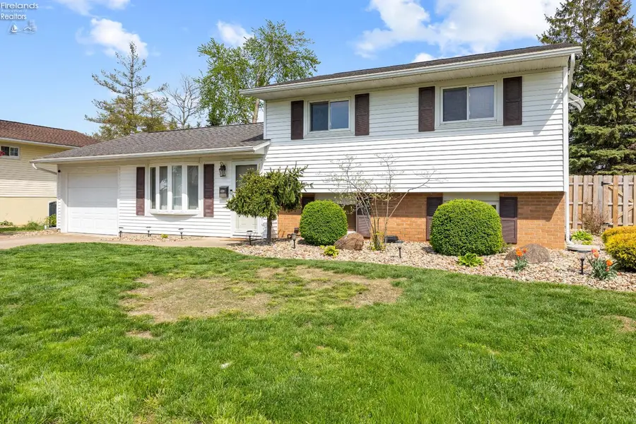 3012 E Bayview Lane, Sandusky, OH 44870 - #2