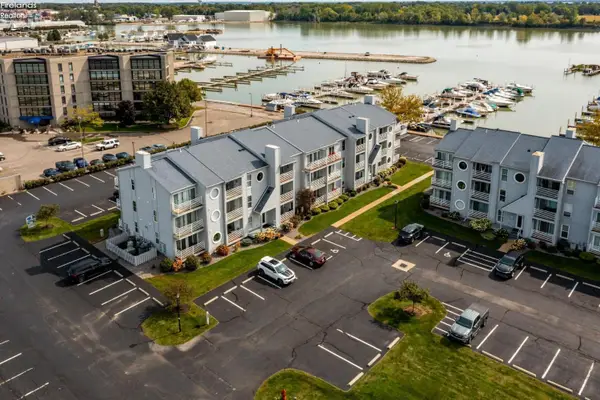 104 Clinton Reef Drive #104, Port Clinton, OH 43452