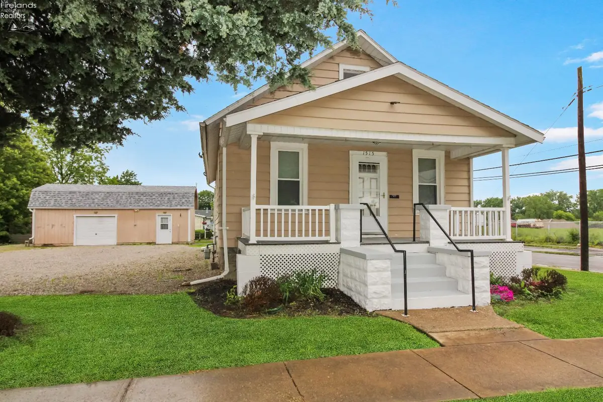 1515 E 3rd Street, Port Clinton, OH 43452 - #1