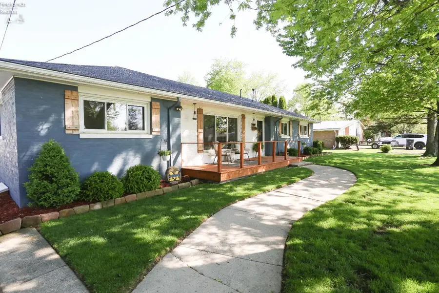 404 Riverside Drive, Fremont, OH 43420 - #2