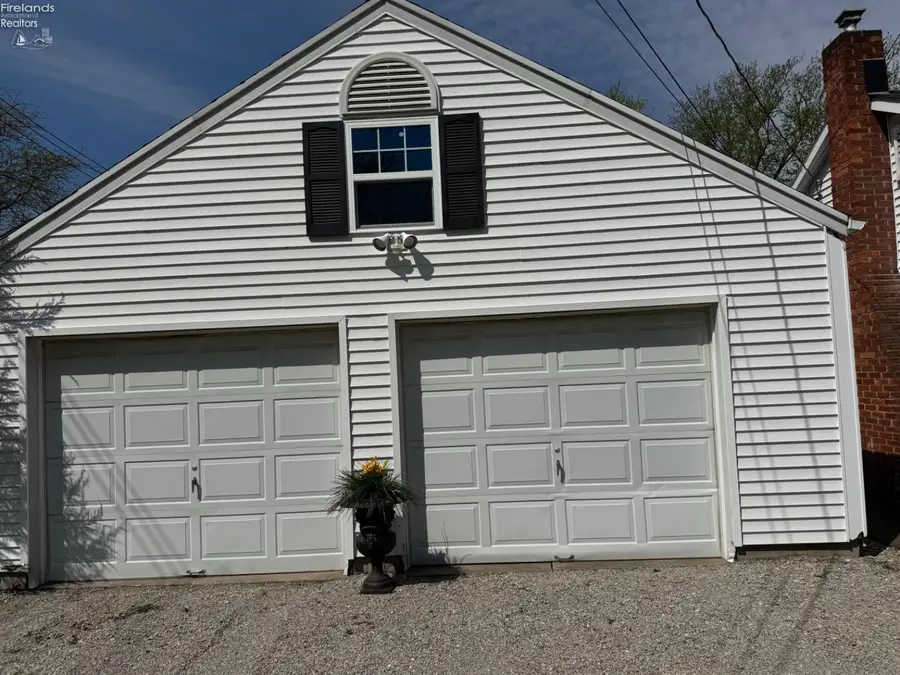 924 Ottawa Drive, Port Clinton, OH 43452 - #2