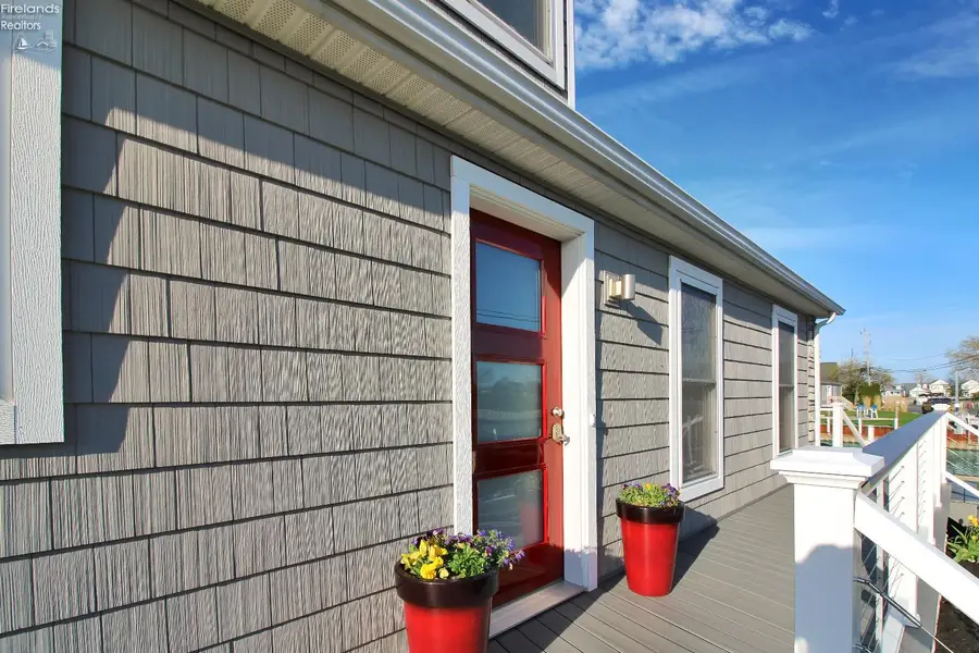 1531 N Compass Avenue, Port Clinton, OH 43452 - #3