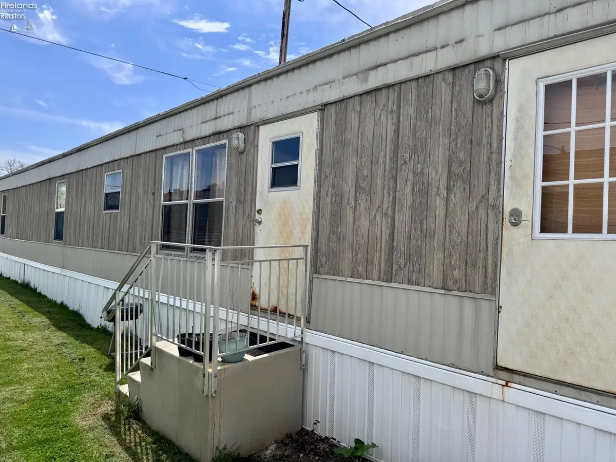 1015 N Main, Clyde, OH 43410 - #1