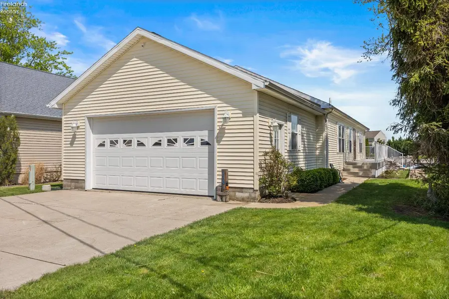 1561 N Starboard Avenue, Port Clinton, OH 43452 - #2