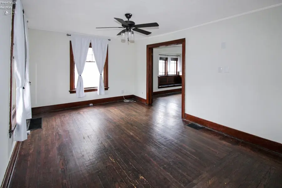 430 Vine Street, Fremont, OH 43420 - #3