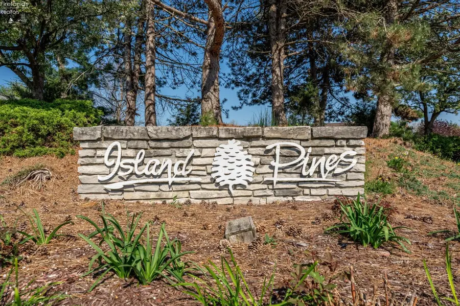 4518 E Island Pines Drive, Port Clinton, OH 43452 - #2