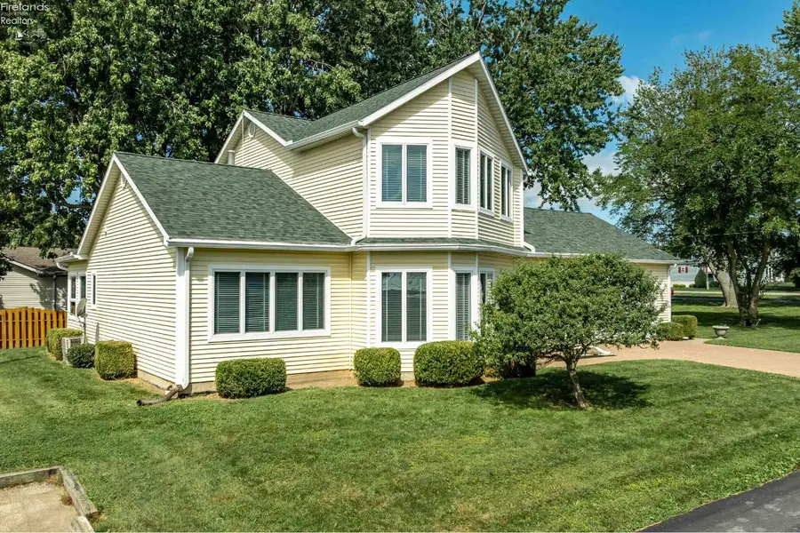 2970 N Swift Drive, Port Clinton, OH 43452 - #2