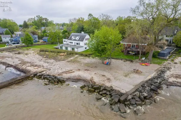 5918 Liberty Ave, Vermilion, OH 44089