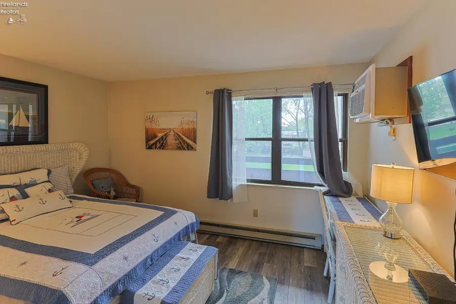 1801 E Perry Street #14, Port Clinton, OH 43452 - #3