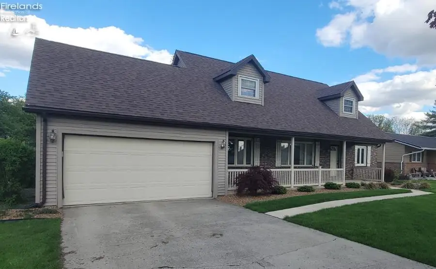 231 St. Paul Drive, Fremont, OH 43420 - #2