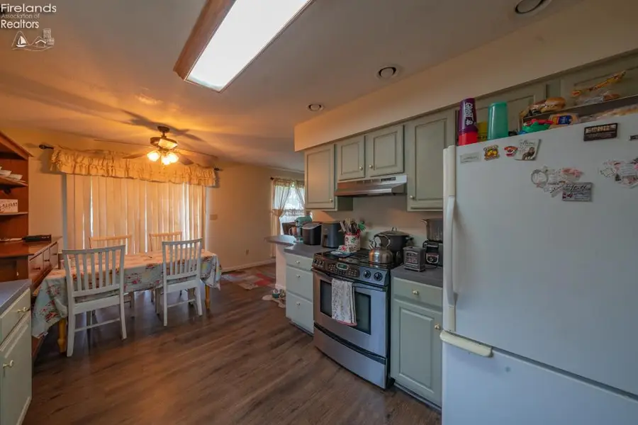 231 Highland, Bellevue, OH 44811 - #3