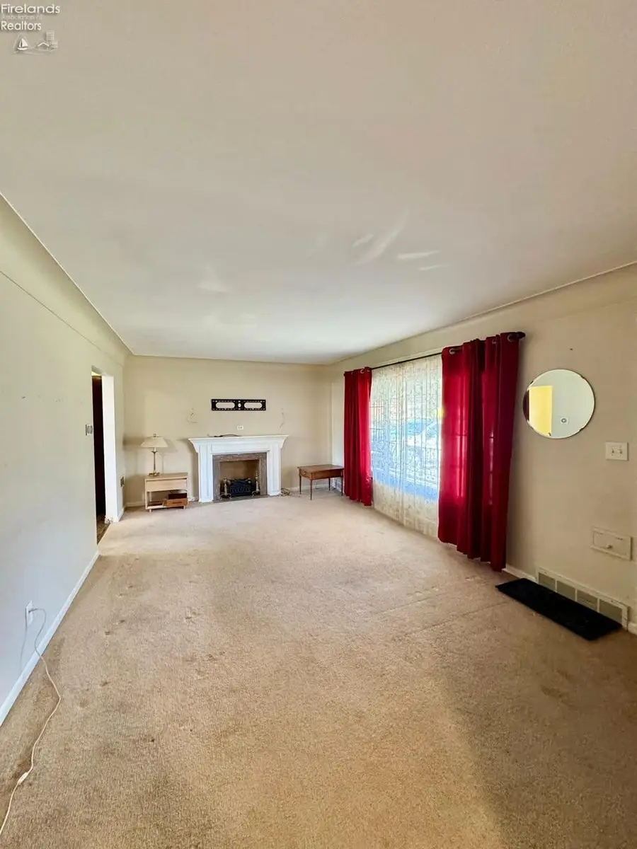 2843 Castleton, Toledo, OH 43613 - #3
