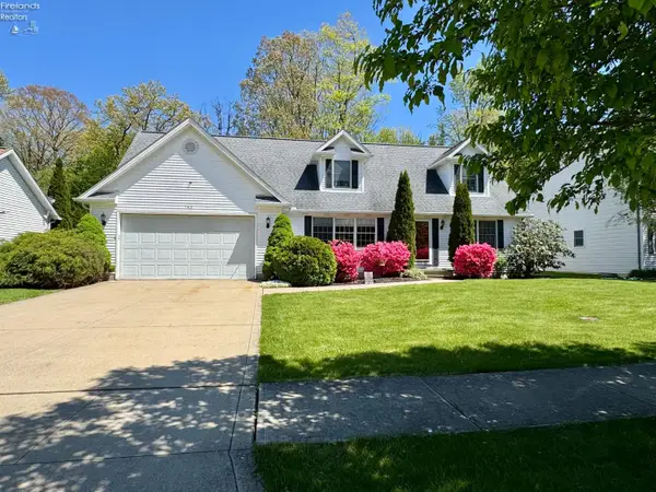 743 Dogwood Lane, Vermilion, OH 44089