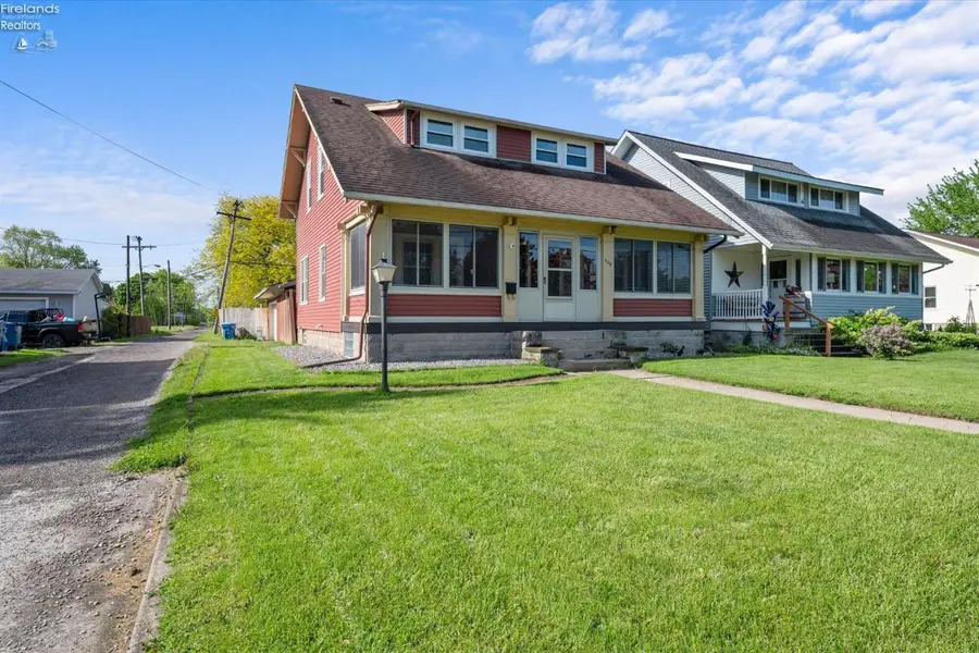 539 W 3rd Street, Port Clinton, OH 43452 - #2