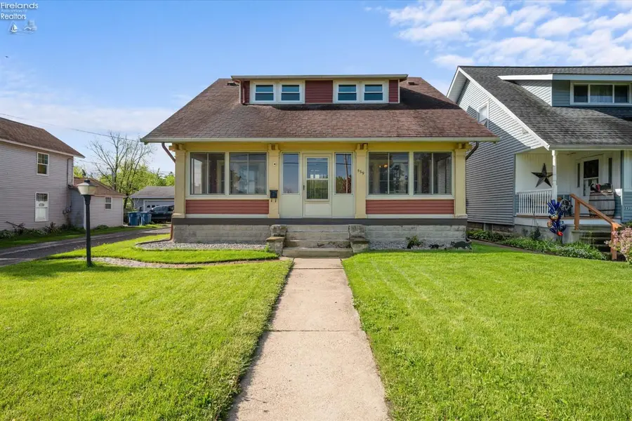 539 W 3rd Street, Port Clinton, OH 43452 - #3