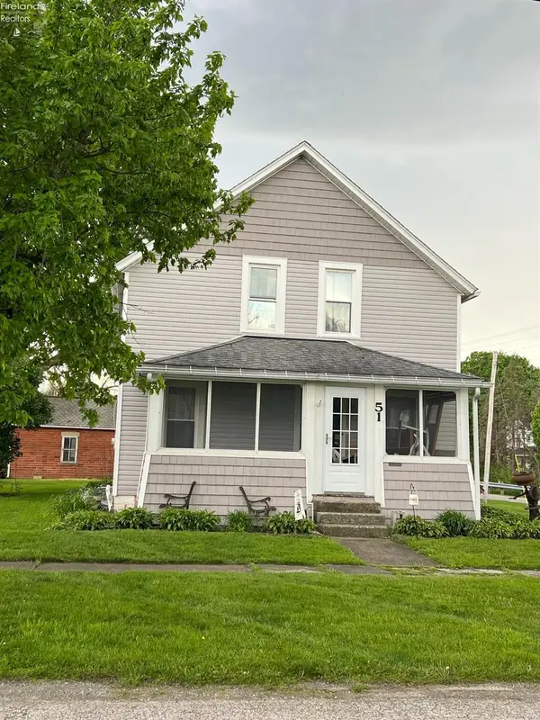 51 W Hooker Street, New London, OH 44851