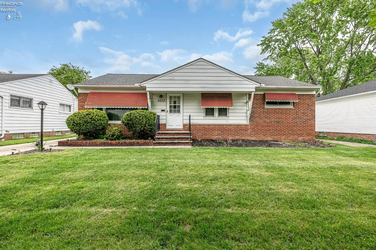 6833 Maplewood Road, Parma, OH 44130 - #1