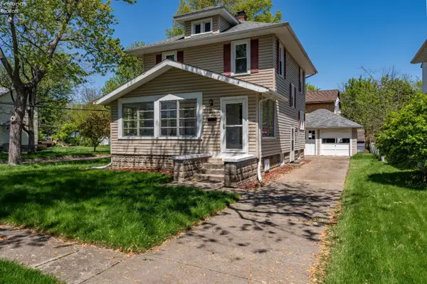 403 E 4th Street, Port Clinton, OH 43452